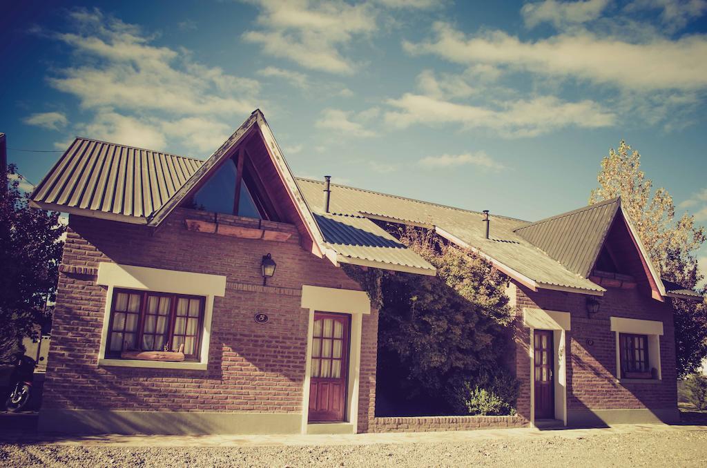 Cabanas El Chalten Esquel Exterior photo